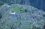 Machu Picchu, no Peru, ainda antes do sol e dos turistas chegarem às ruínas